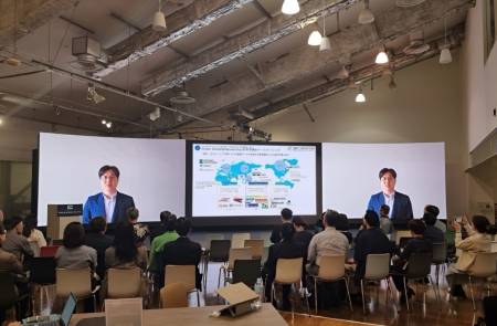 이스트소프트, '2025 코리아 ICT 엑스포 인 재팬'서 페르소닷에이아이 공개